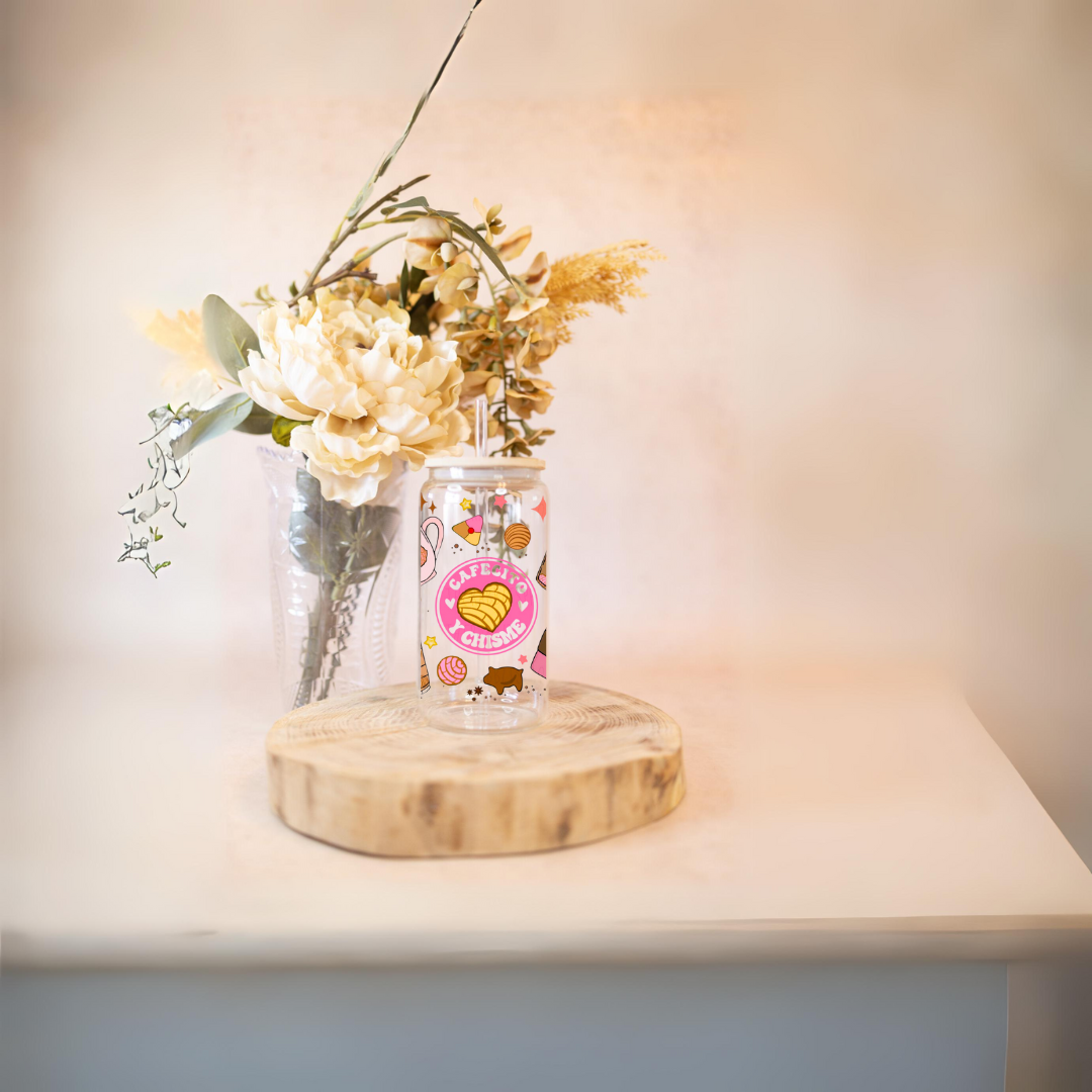 Cafecito Y Chisme Glass Cup